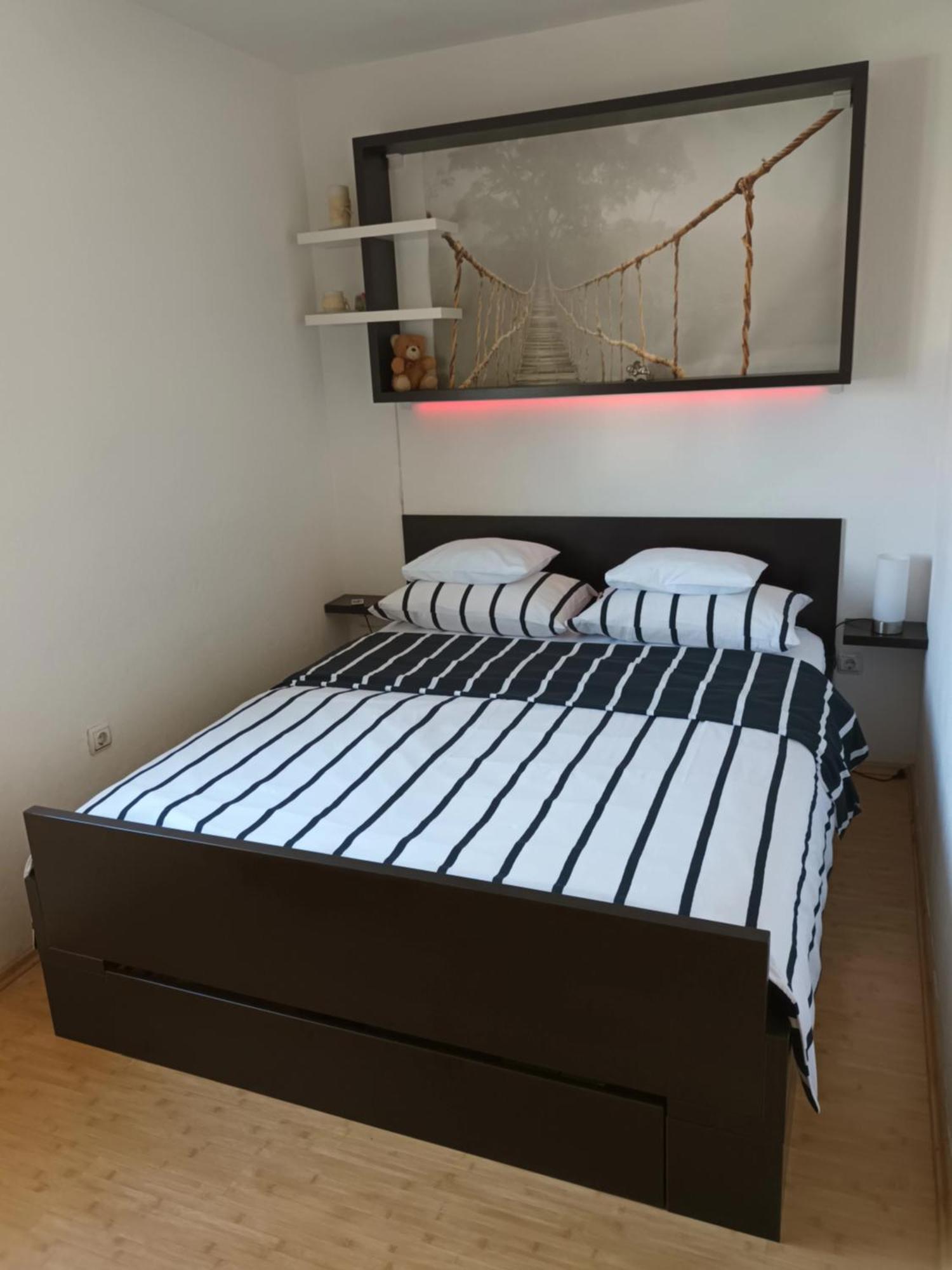 Kike Red Apartment Kastela Bagian luar foto
