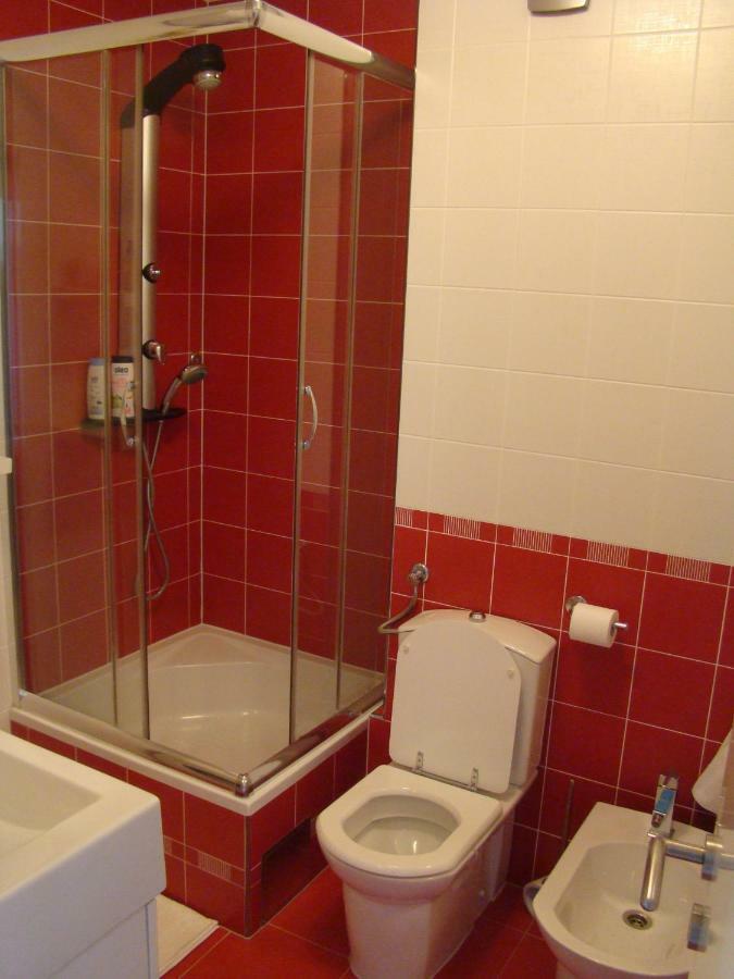 Kike Red Apartment Kastela Bagian luar foto