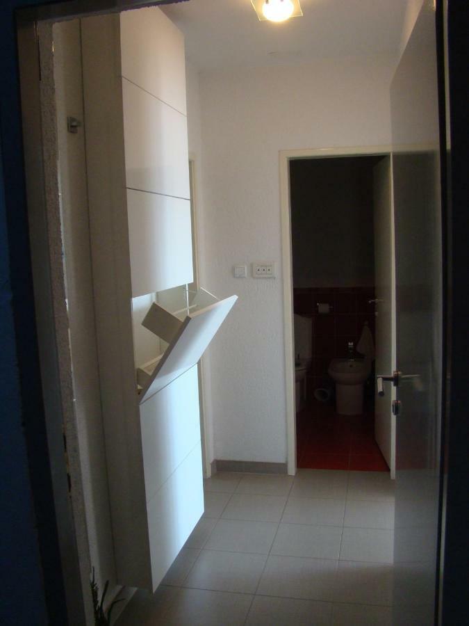 Kike Red Apartment Kastela Bagian luar foto
