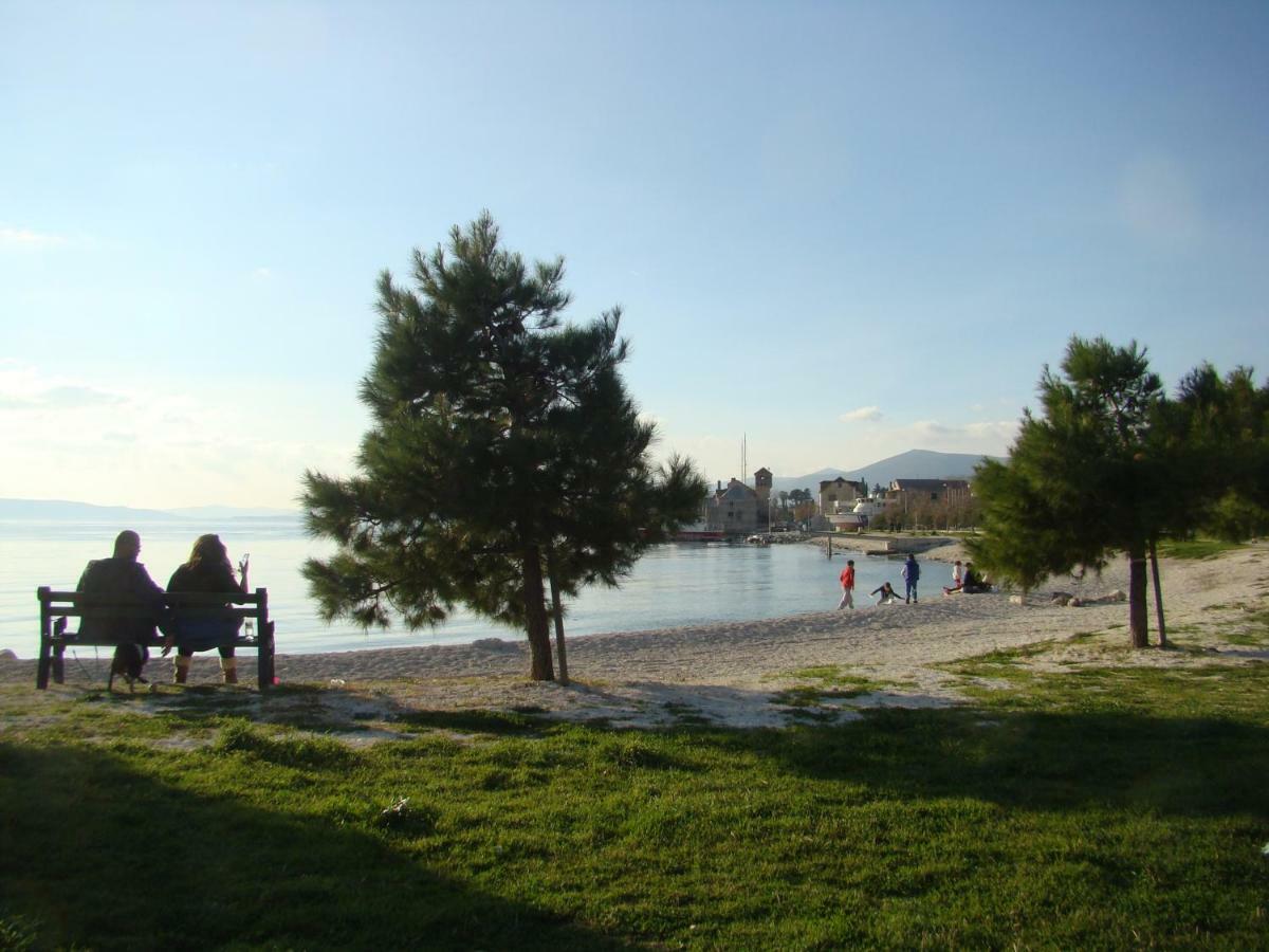 Kike Red Apartment Kastela Bagian luar foto