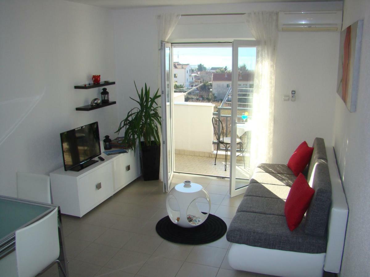 Kike Red Apartment Kastela Bagian luar foto