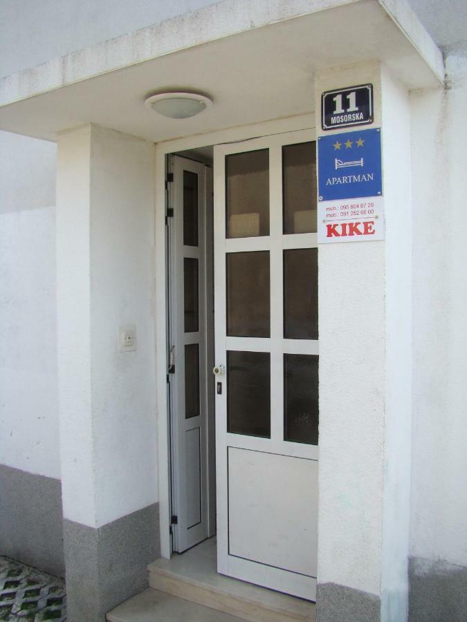 Kike Red Apartment Kastela Bagian luar foto